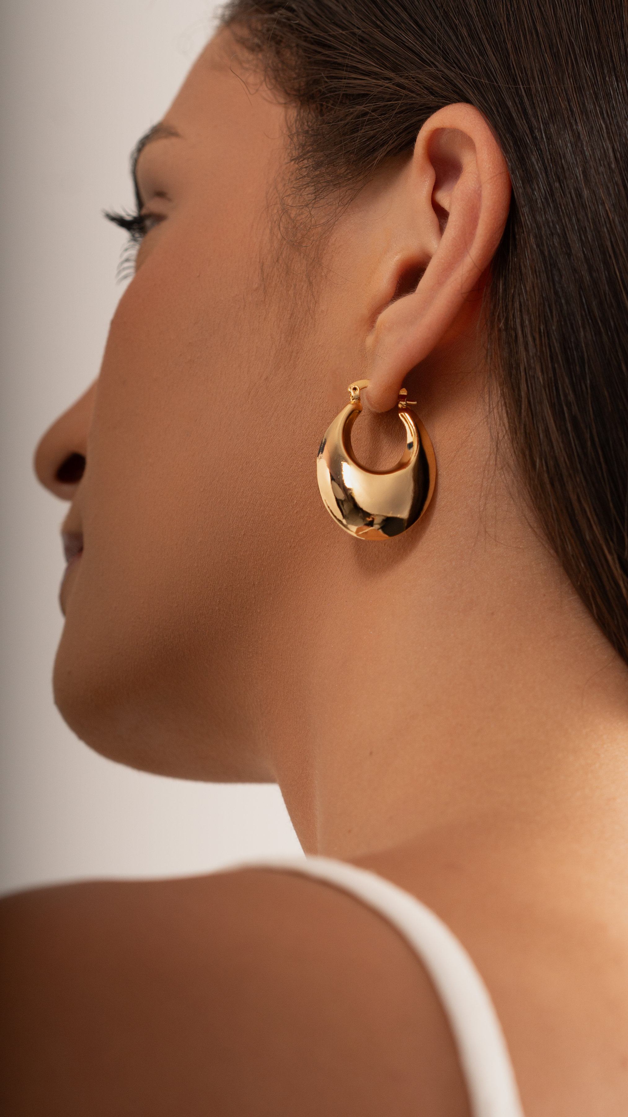 BRINCO ARGOLA LISA DOURADO