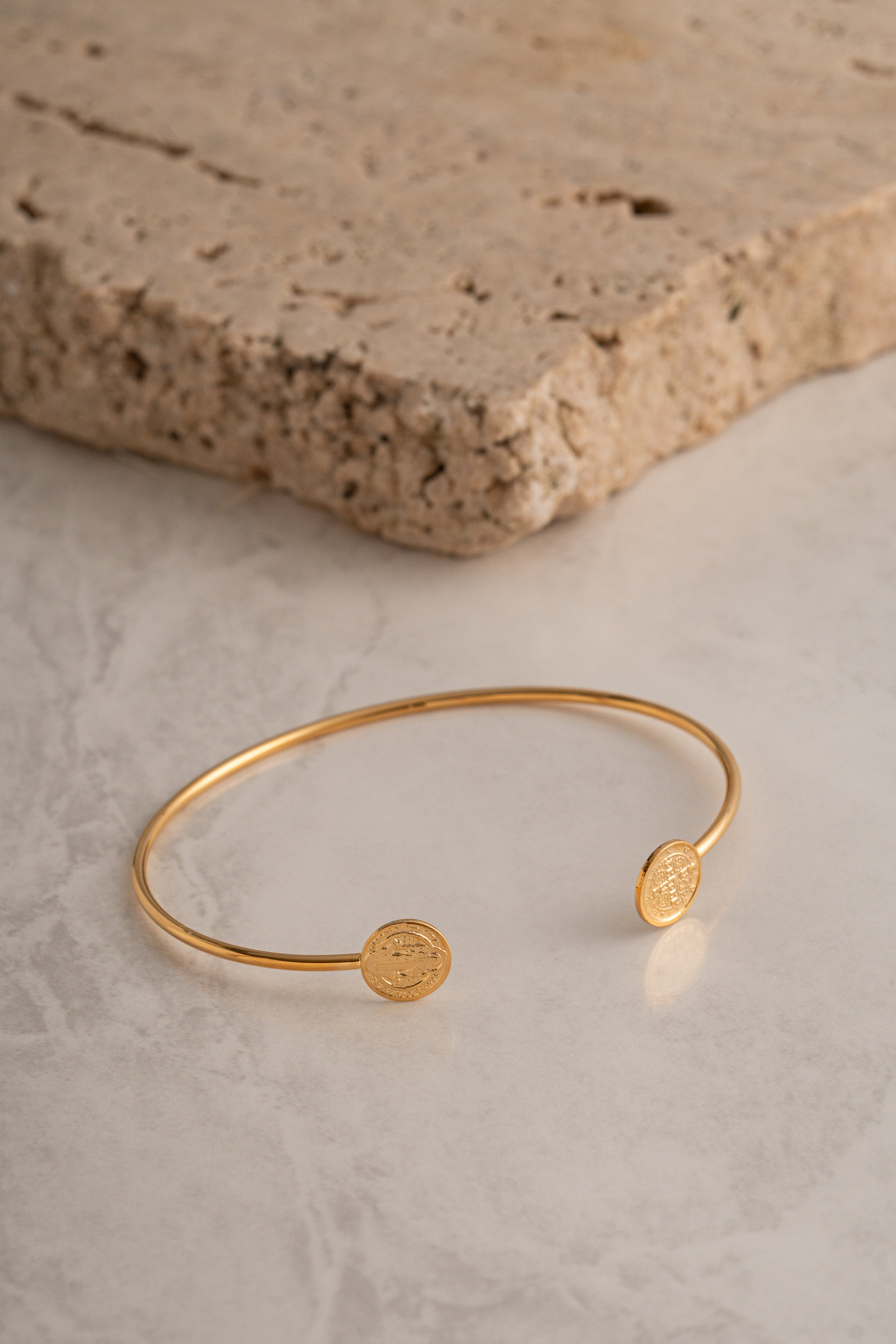 BRACELETE SAO BENTO DOURADO