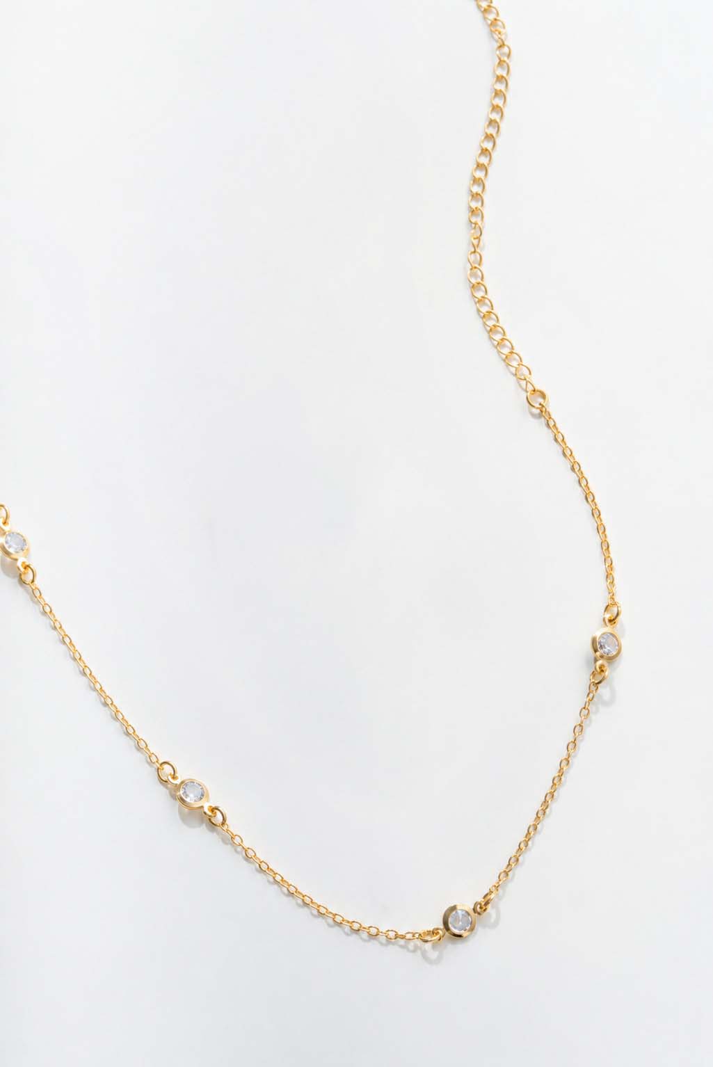 COLAR INFANTIL CRISTAIS DOURADO