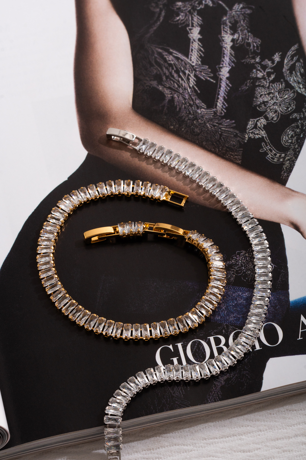 PULSEIRA RIVIERA BAGUETE DOURADO CRISTAL